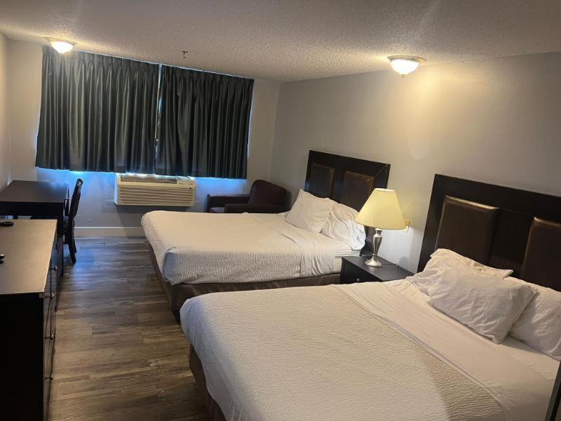 Venture Inn Hotel Saskatoon Bagian luar foto