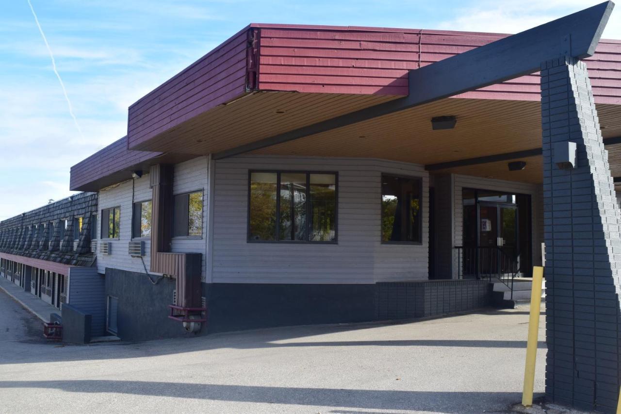 Venture Inn Hotel Saskatoon Bagian luar foto