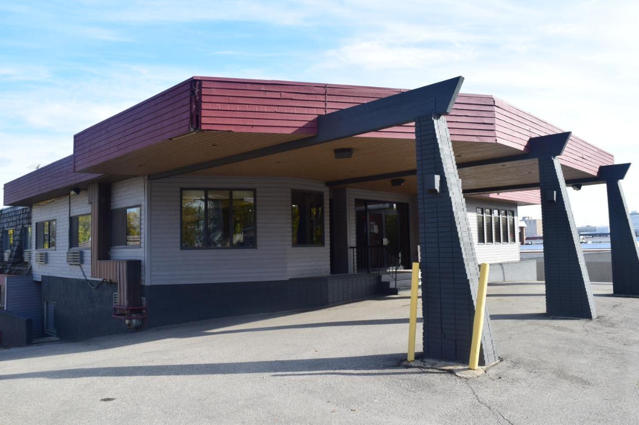 Venture Inn Hotel Saskatoon Bagian luar foto
