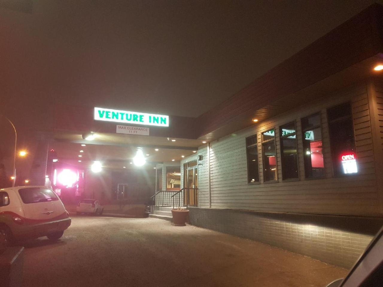 Venture Inn Hotel Saskatoon Bagian luar foto